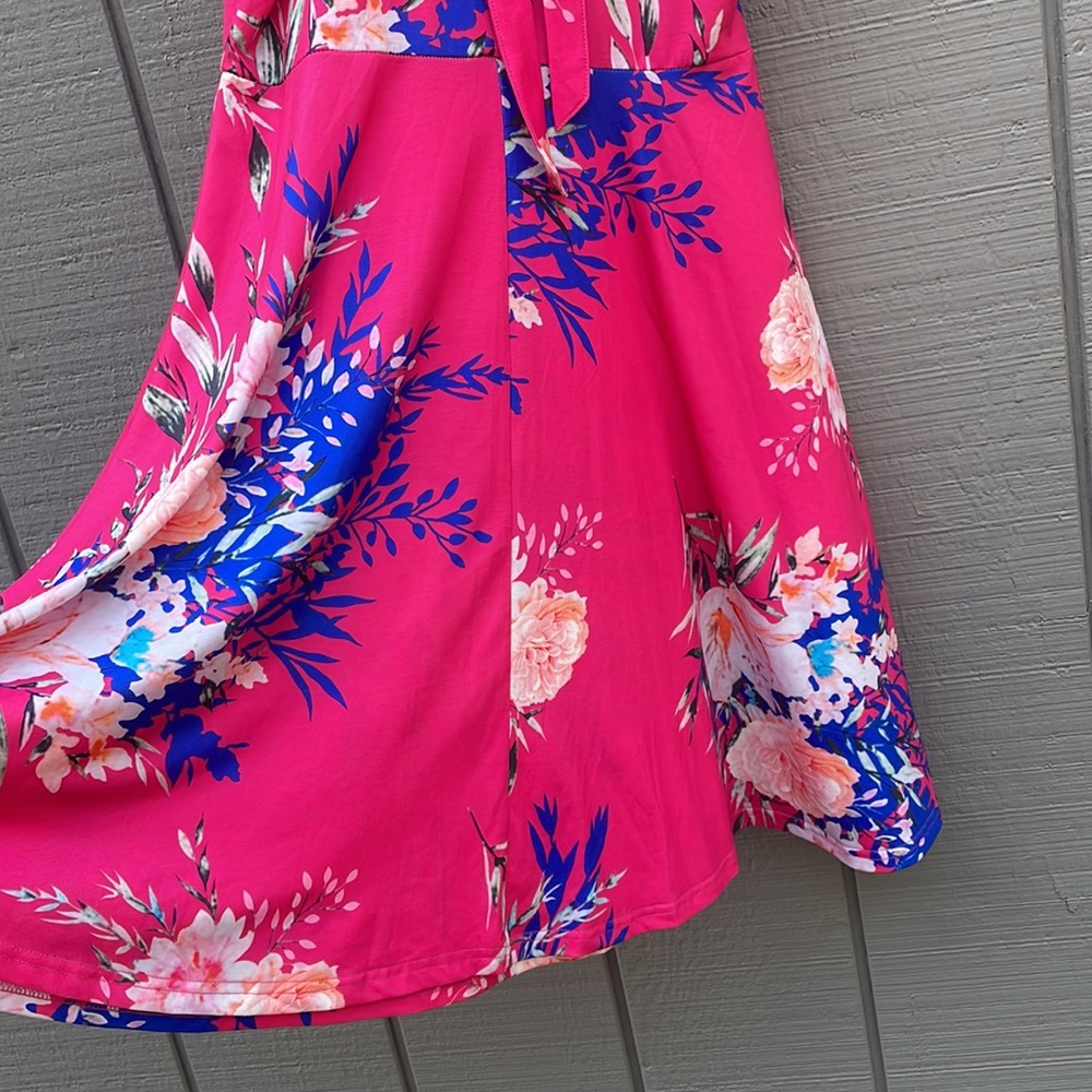 Pink floral halter dress by Ouges. Size Lg - Picture 6 of 9